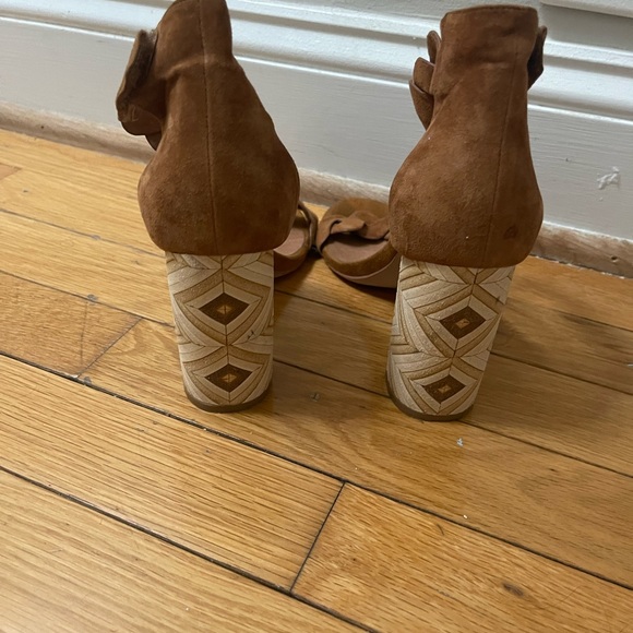 Heel - Picture 4 of 7